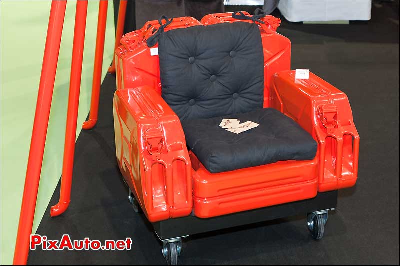 salon retromobile fauteuil en bidons