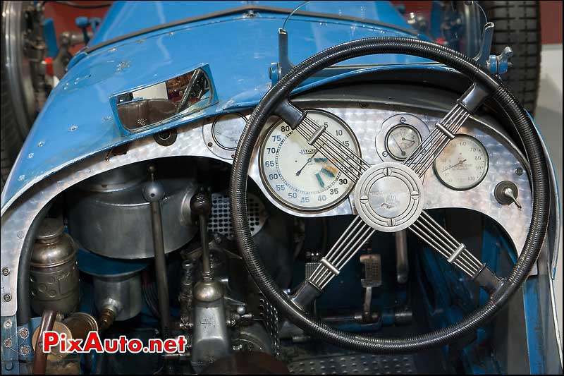 retromobile poste de pilotage delage 15s8 de 1937