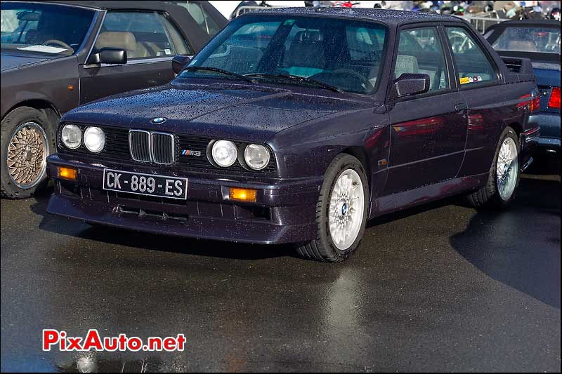 youngtimer bmw m3 e30 parking salon automedon