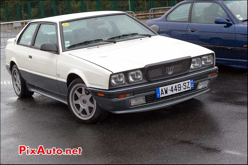 youngtimer coupe maserati biturbo parking salon automedon