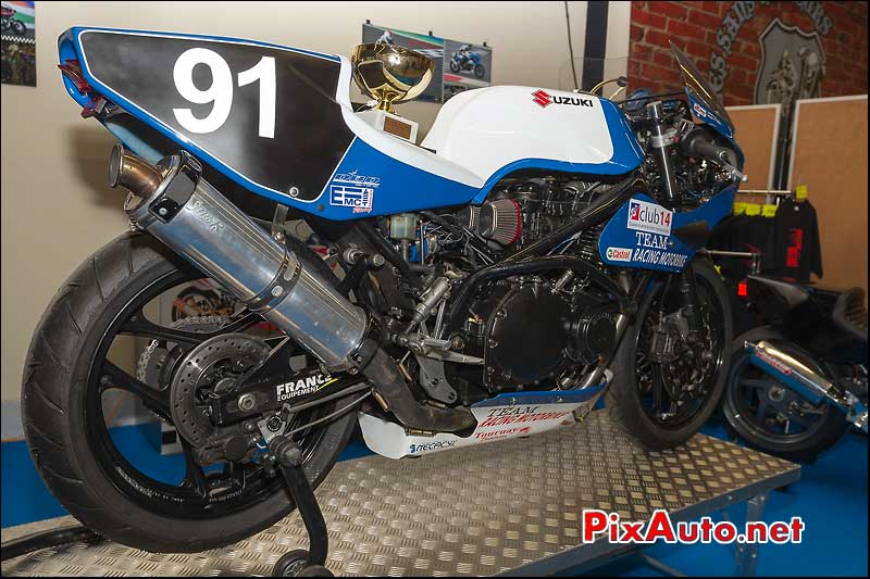 Susuki 1100GSX a cadre martin Salon Moto Legende