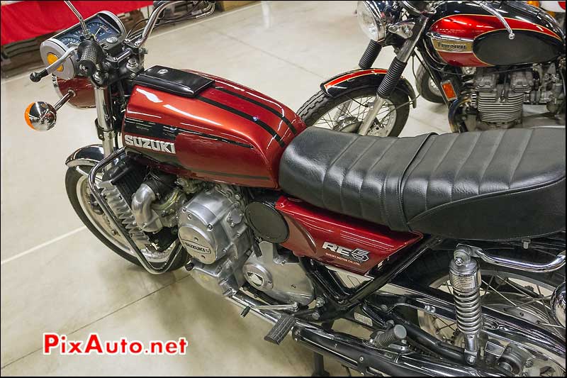Suzuki RE5 rotary Salon Moto Legende