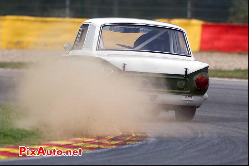 ford lotus cortina mord la poussiere