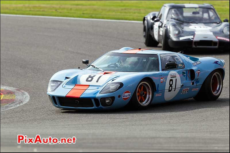 ford gt40 de 1965 n°81 driver Macedo Silva