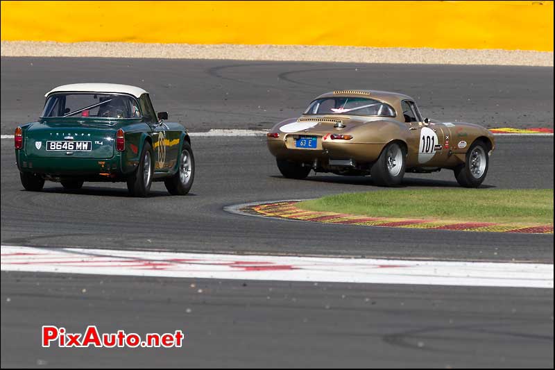 triumph tr4 n°88 et jaguar e-type n°101