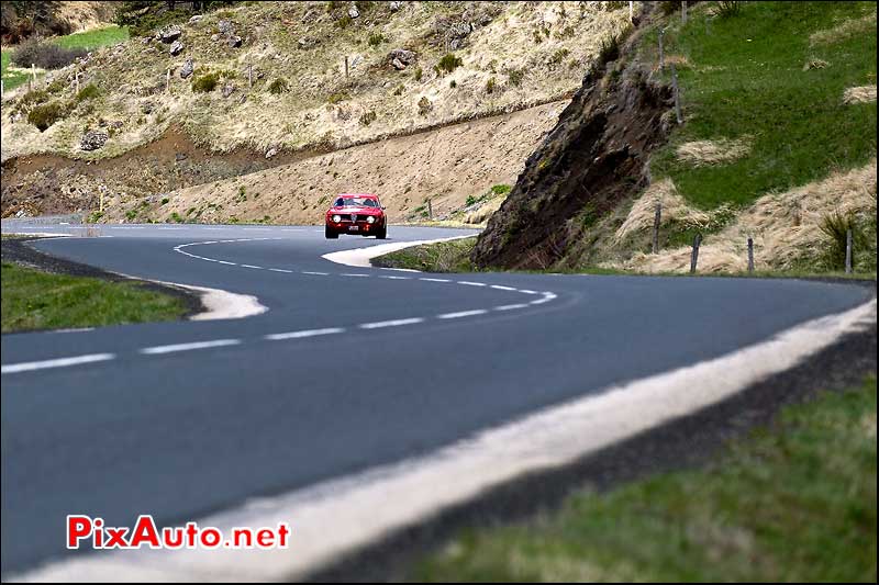 alfa romeo 1600GTA descente vers l'ardeche