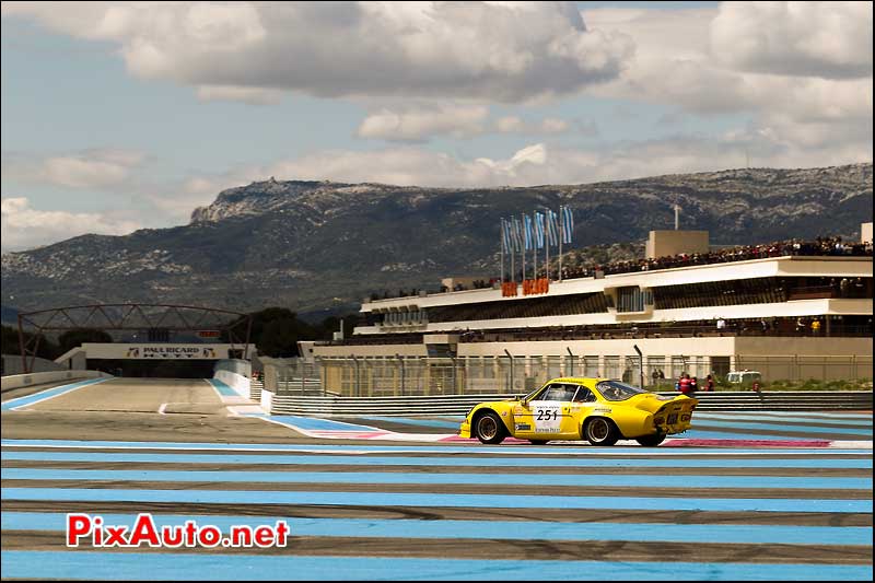 alain serpaggi au volant berlinette a110 circuit castellet