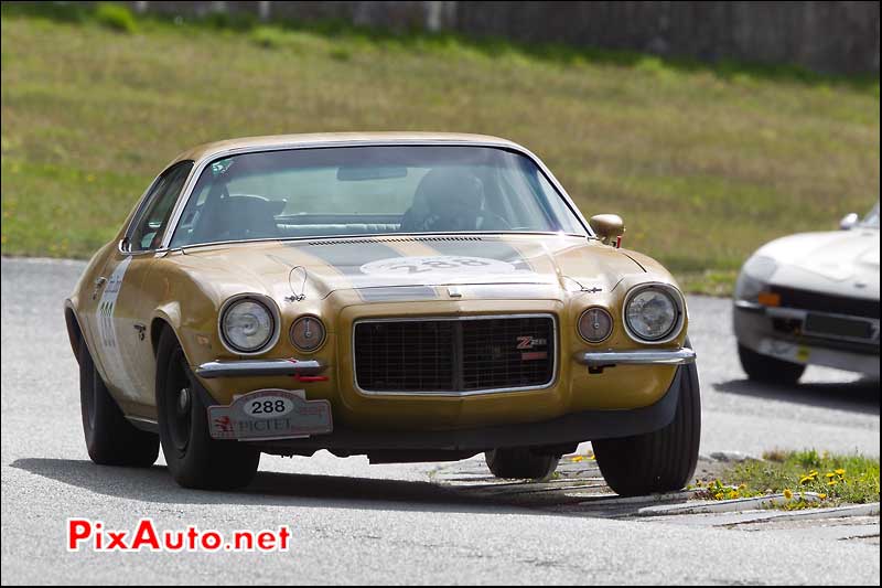 chevrolet camaro z28 sur le circuit de charade