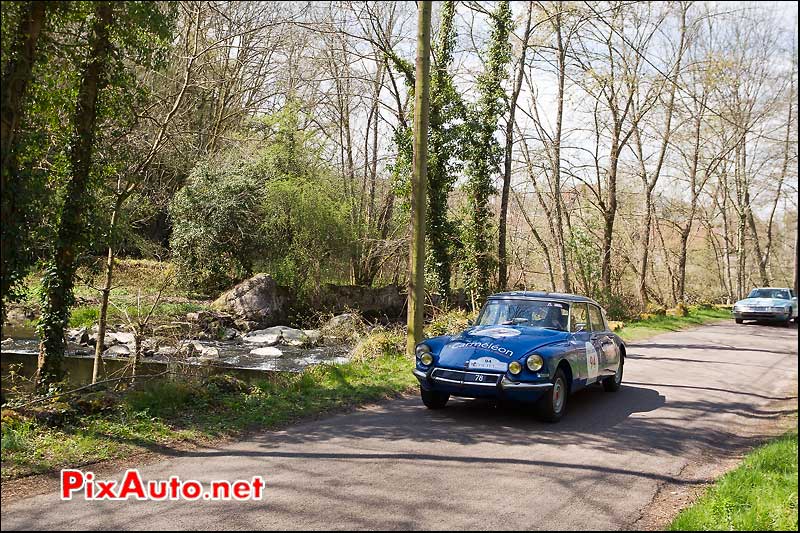 citroen ds19 bords de riviere tour auto