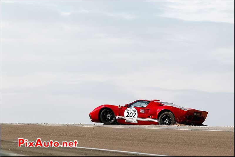 sortie de piste de la ford gt40 dijon-prenois