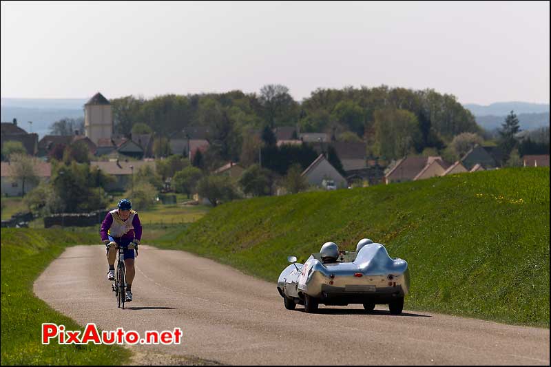 barquette lotus 11 de 1956 dans la campagne