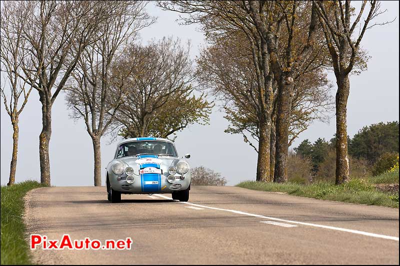 porsche 356b de 1961 dans la campagne