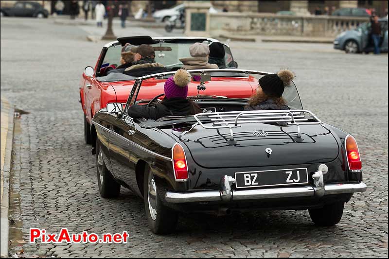 cabriolet MG et mustang place de la concorde