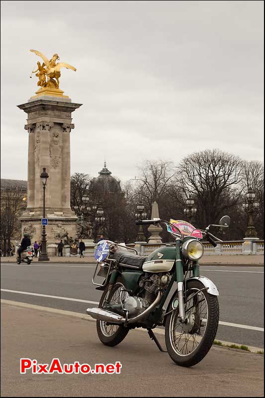 traversee de paris honda cb125 pont alexandre III