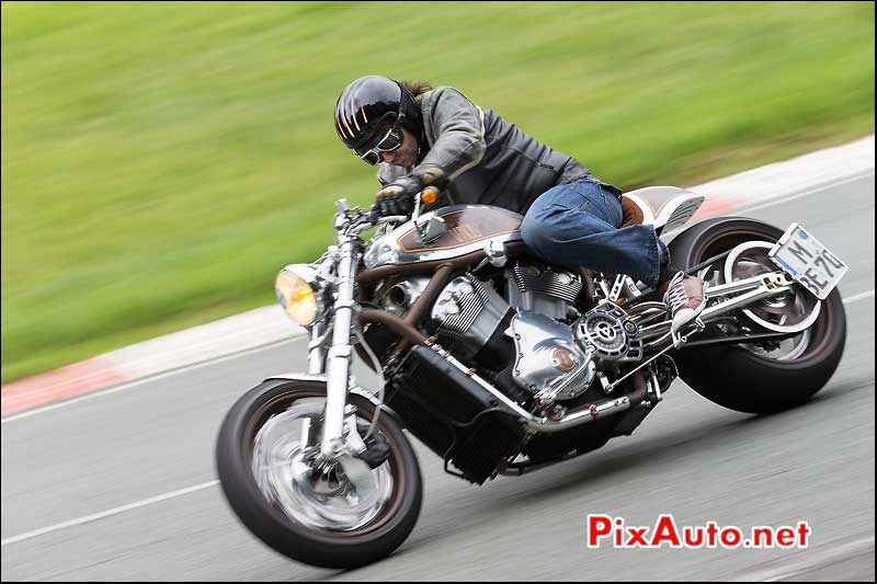 Harley-Davidson V-Rod, cafe-racer-festival 2013, circuit Linas-Montlhery