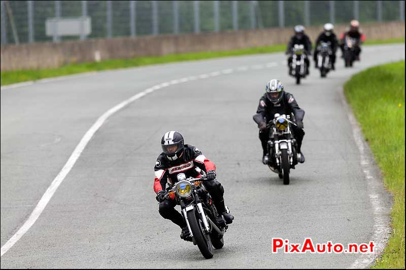 Freinage du Faye, cafe-racer-festival 2013, circuit Linas-Montlhery