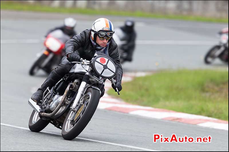 Norton, cafe-racer-festival 2013, Virage de la Ferme Linas-Montlhery