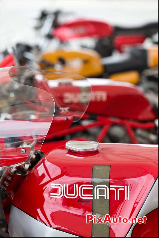 Reservoir Ducati desmo, cafe-racer-festival 2013, circuit Linas-Montlhery