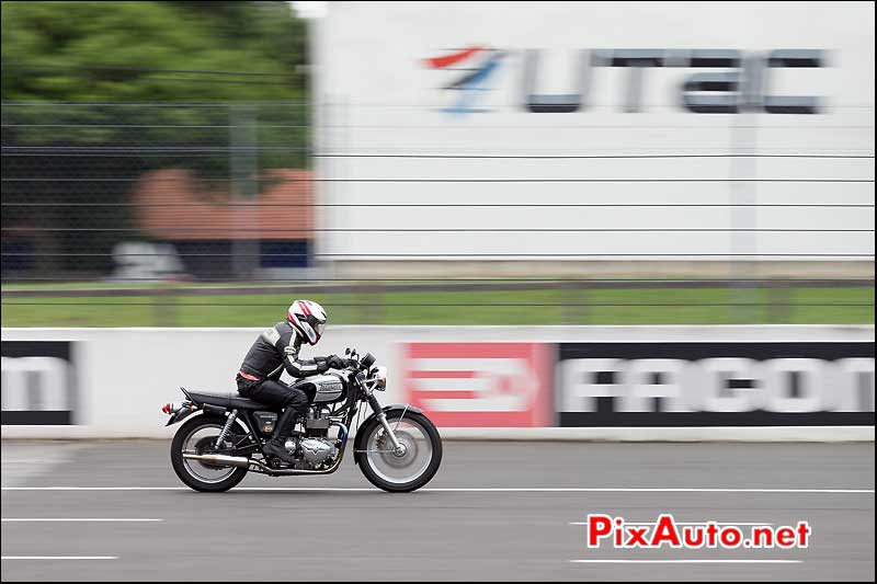 Triumph Bonneville T100, cafe-racer-festival 2013, circuit Linas-Montlhery