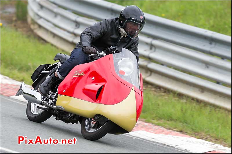 Velocette, cafe-racer-festival 2013, virage de la Ferme Linas-Montlhery