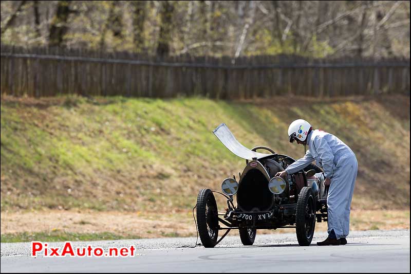 capot ouvert Bugatti Brescia T13, vintage revival montlhery