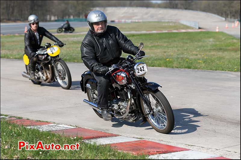 Gilera VTGSE, chicane nord circuit Montlhery, vintage revival