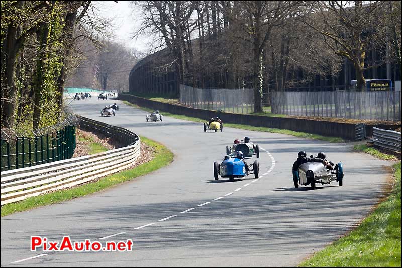 Tricyclecars sur le circuit routier, vintage revival montlhery