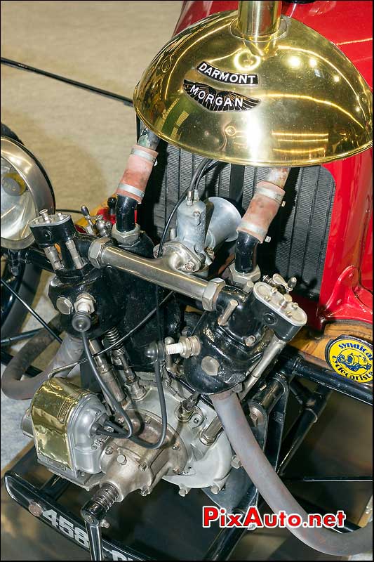 moteur de tricyclecar Darmont, salon retromobile 2013