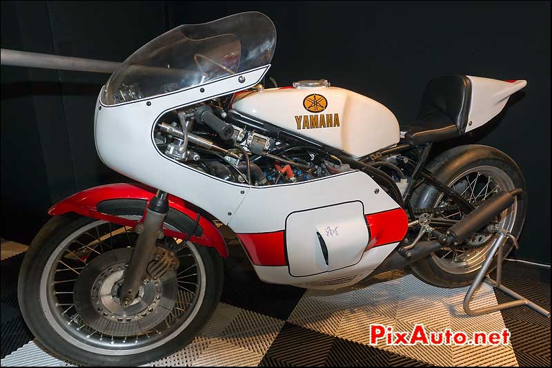 moto yamaha tz750d de 1977, salon retromobile 2013