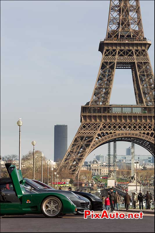 supercar Ultima GTR, tour eiffel, rallye de Paris