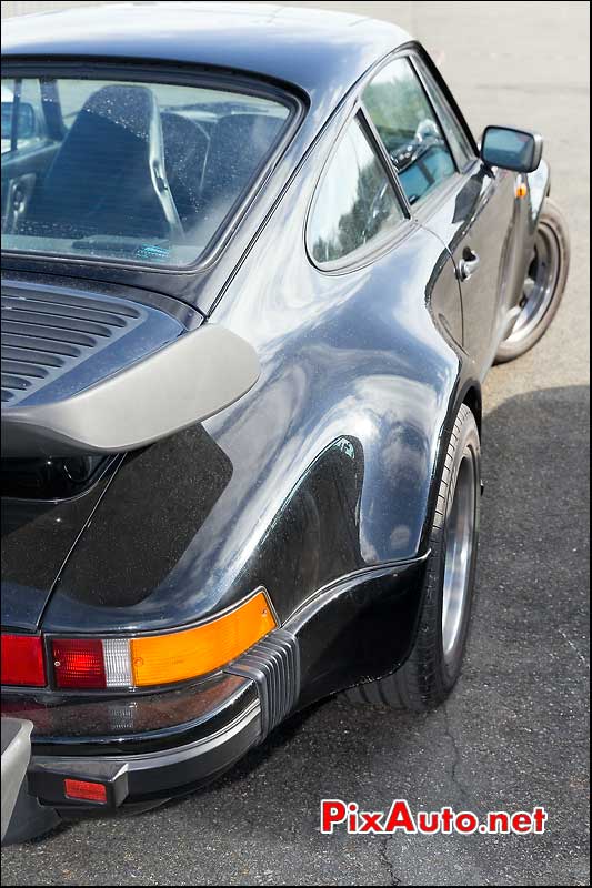 Porsche 911 Turbo, Parkings Salon Automedon