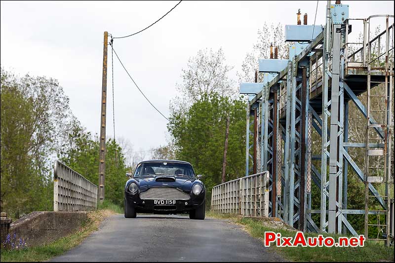 Aston Martin DB4GT, n237, marais Poitevin Tour Auto