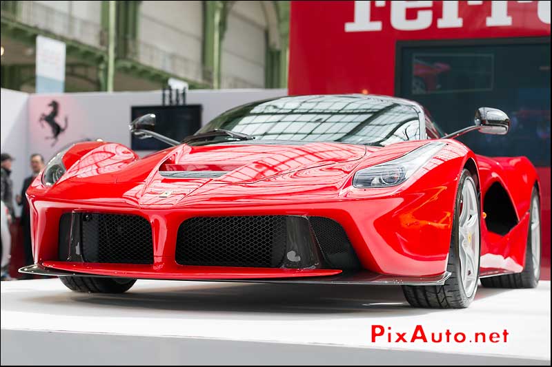 presentation LaFerrari, hypercar