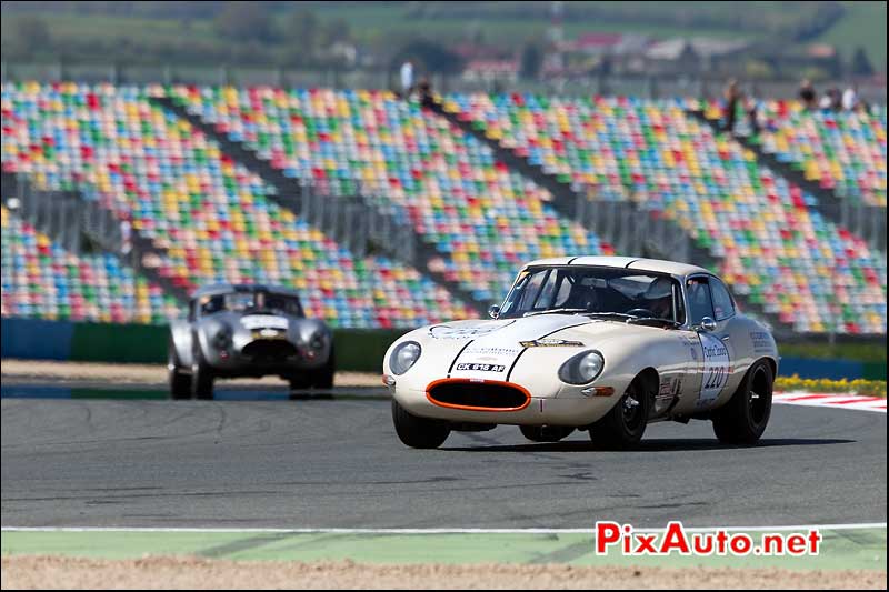 Jaguar e-type, n220, Circuit Magny-Cours Tour Auto 2013