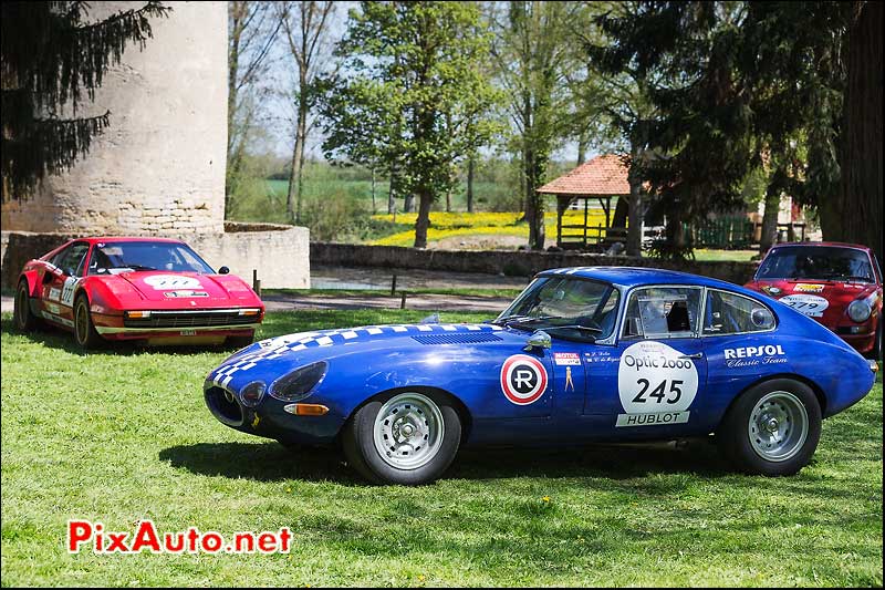 Jaguar e-type, n245, chateau Bannegon Tour Auto 2013