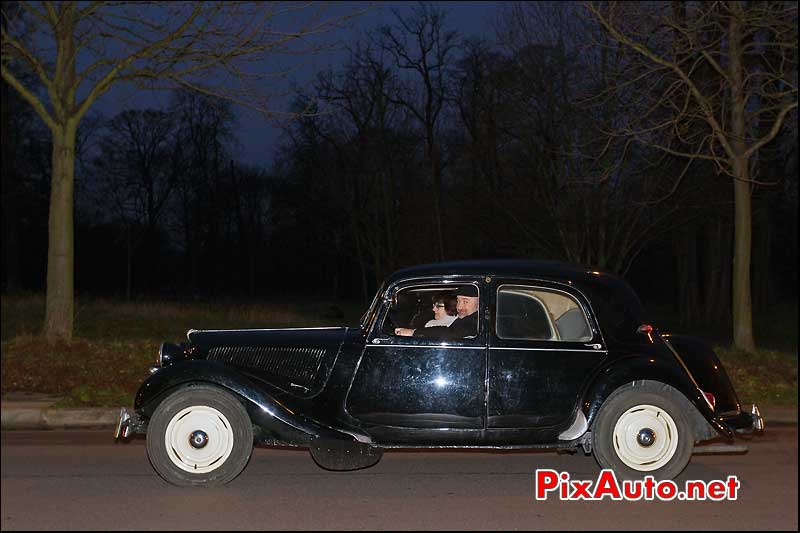 citroen traction, bois de vincennes, traversee de paris