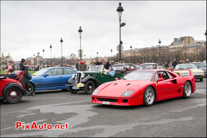 ferrari f40, place des invalides, traversee de paris