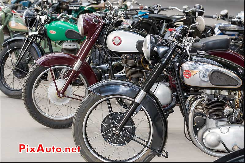 sigles motos BSA, exposition Bonhams grand palais