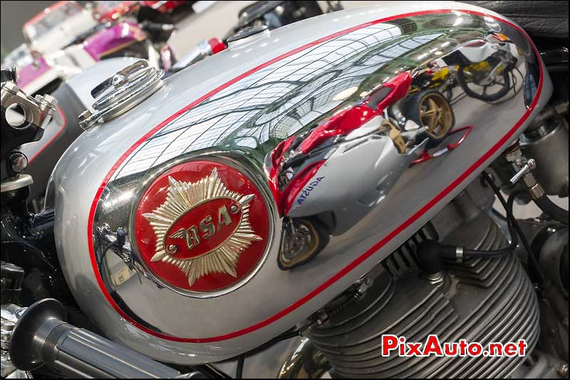 reflet mv-agusta F4 serie Oro, exposition Bonhams grand-palais