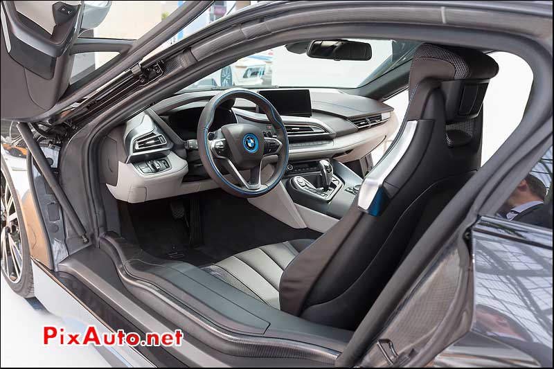 Bmw i8 Habitacle cote conducteur, 