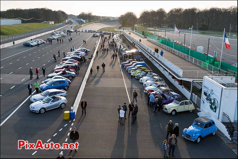 Pit-lane Afterwork Montlhery special 2 CV