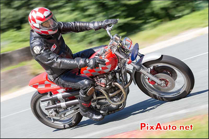 Cafe-Racer-Classique Yamaha, Chicane de Faye, Circuit Linas-Montlhery