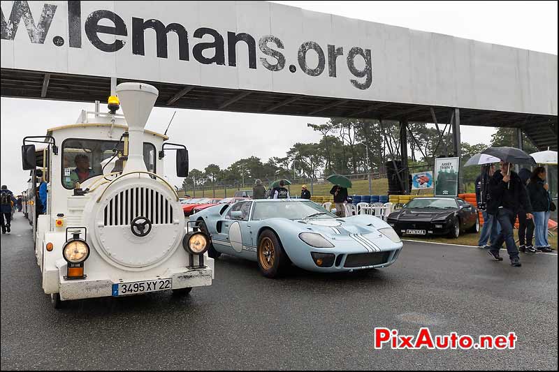 Confrontation petit train Ford GT40, Le Mans Classic