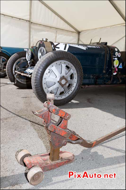 Cric de voiture, Le Mans Classic 2014