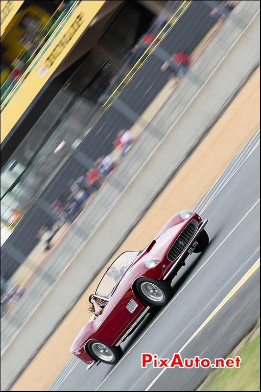 Ferrari 250GT California en piste, Le Mans Classic