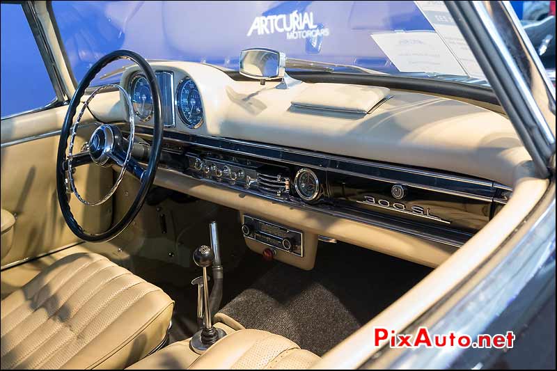 Habitacle Mercedes-Benz 300sl, vente Artcurial Le Mans Classic