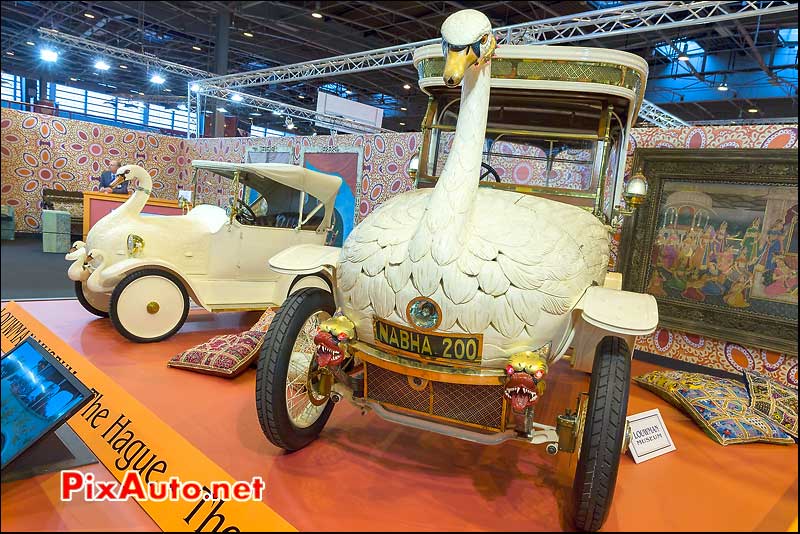 Brooke Swan And Cygnet, salon retromobile 2014