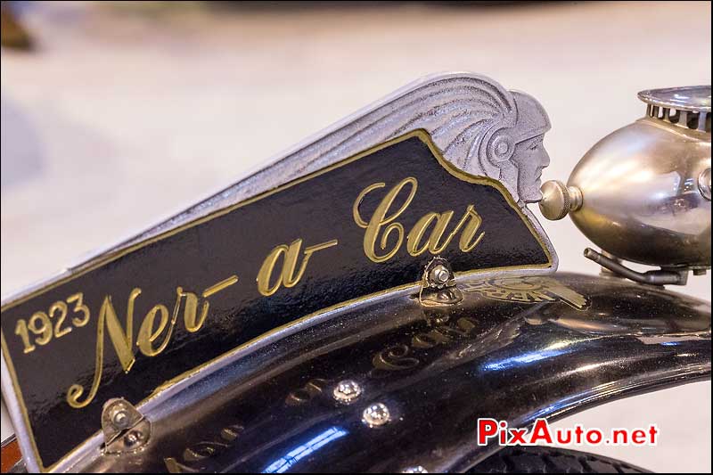 Mascotte Ner-a-Car, Arcurial Salon Retromobile