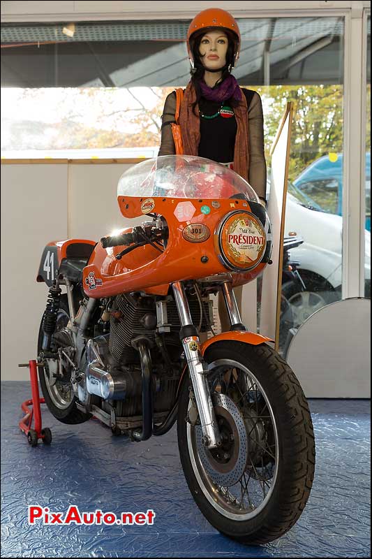 Salon Moto Legende, Laverda et Mannequin