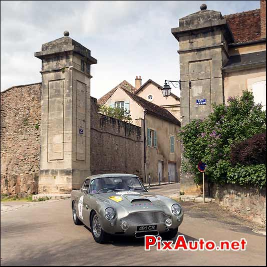 Aston Martin DB4GT, a Avallon, Tour-Auto-Optic-2000